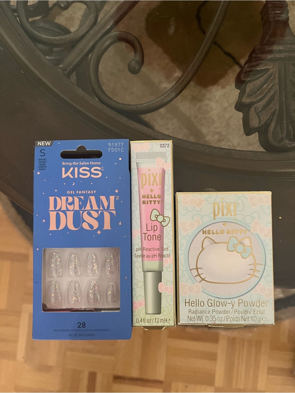 Kiss Dream Dust Press-On Nails, Hello Kitty Lip Tone and Powder Sparkle Set